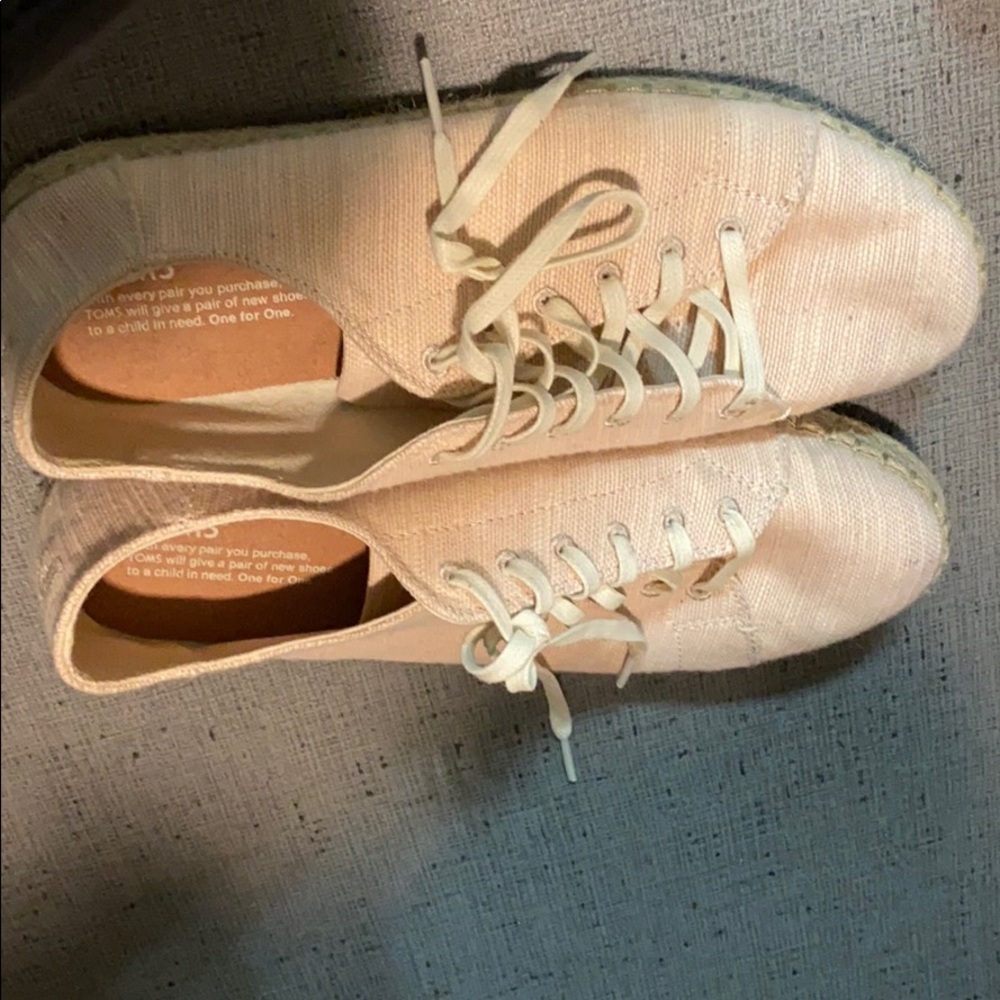 Toms